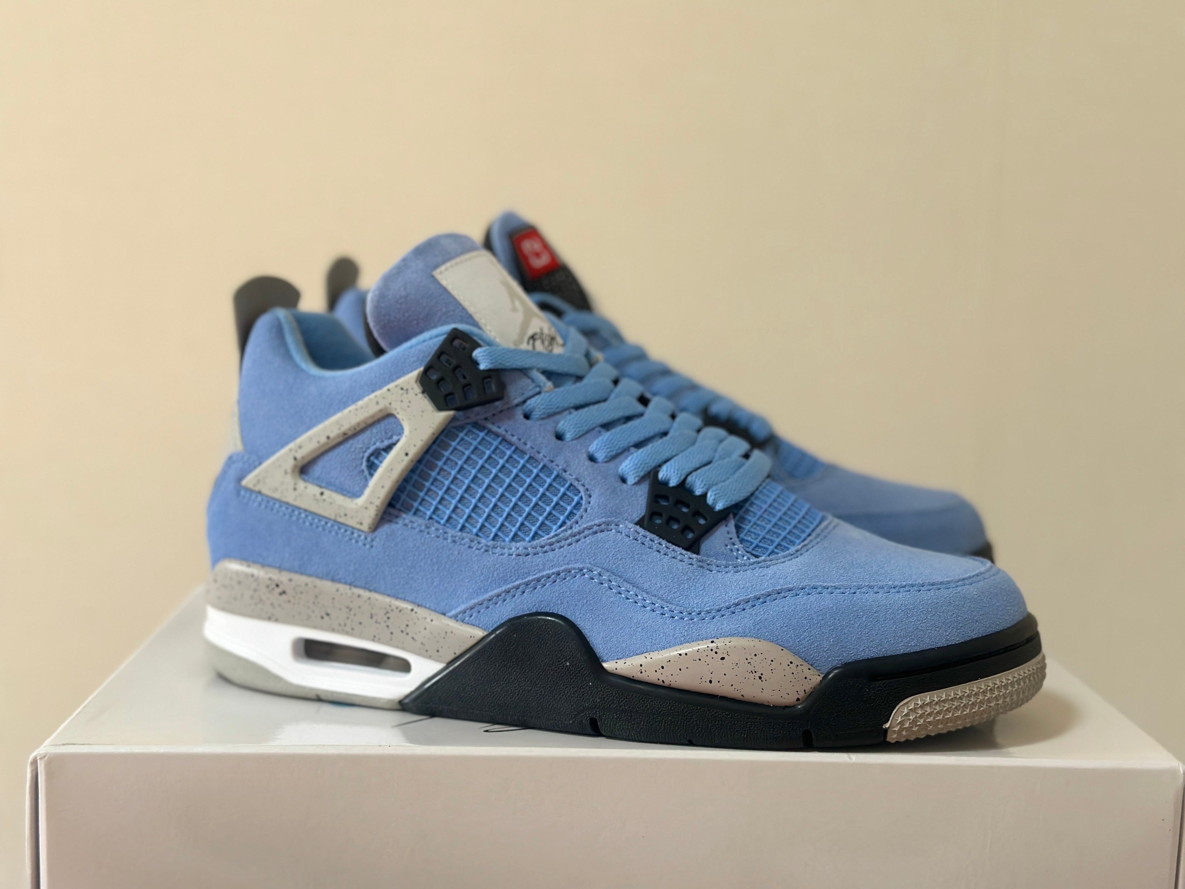 Air Jordan 4  University Blue