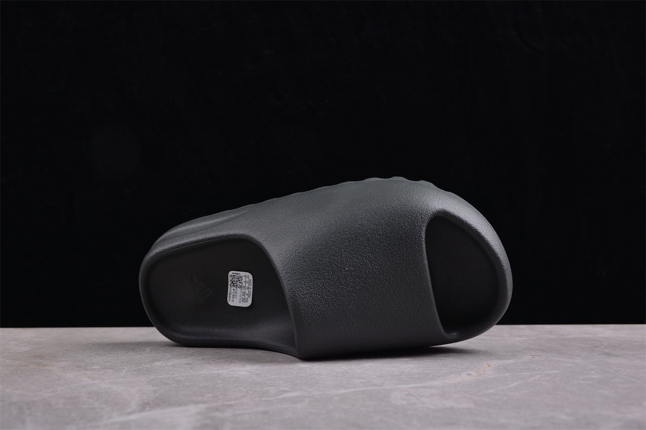 Yeezy Slides - שחור