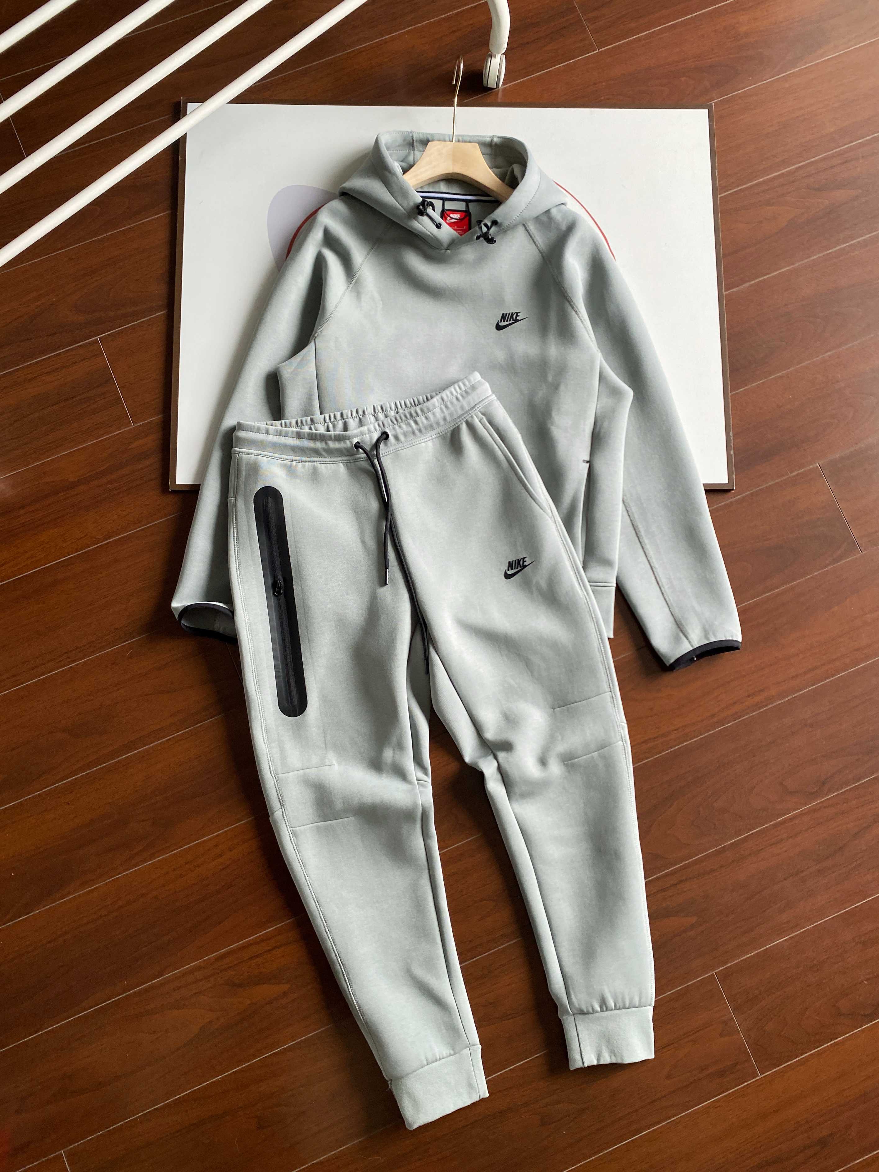 אפור - Nike Tech classic Tracksuit