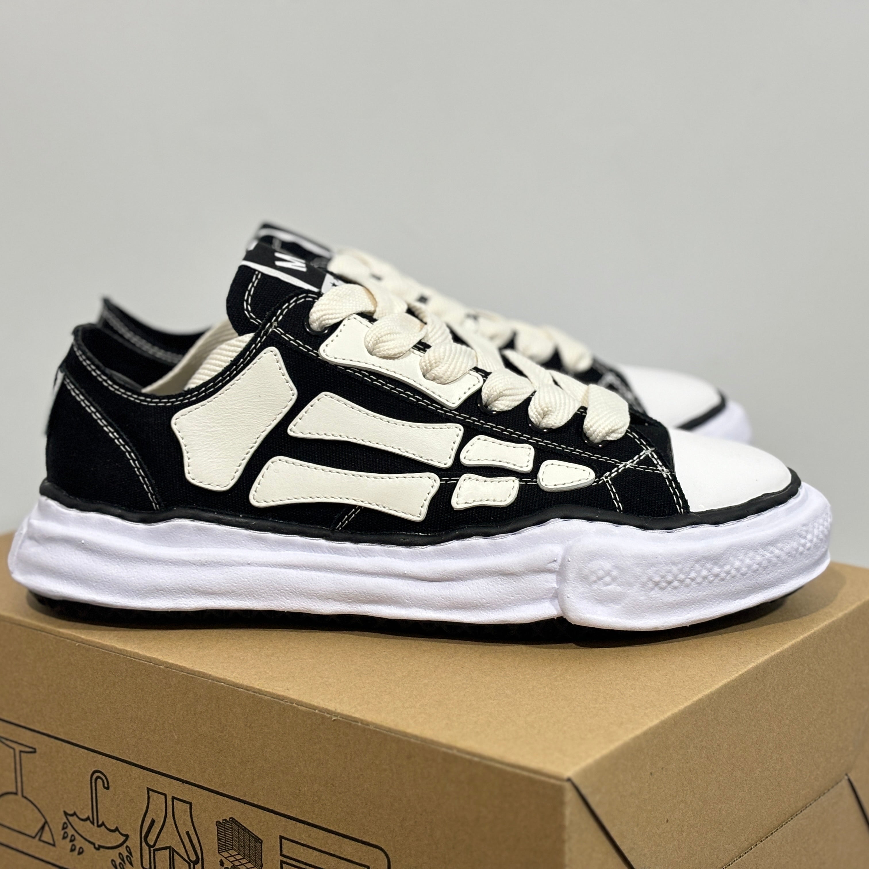 Amiri X masion mihara - black&white