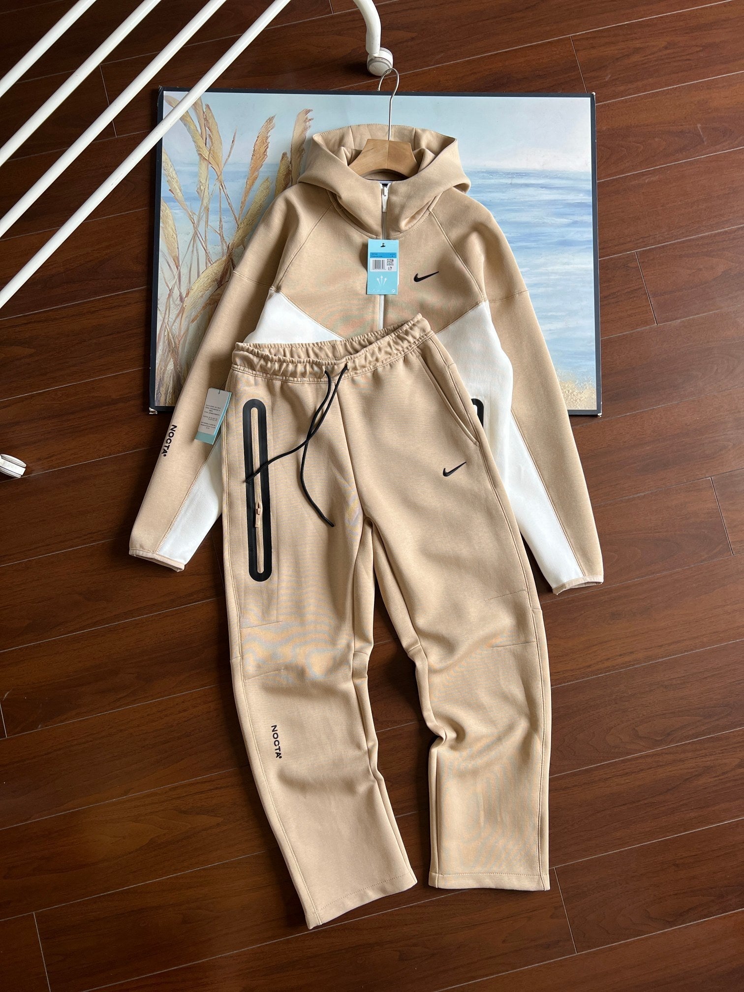 כאמל/לבן - Nike Tech Tracksuit