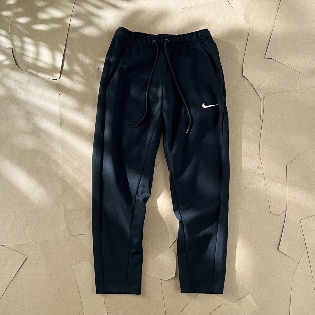 שחור - Nike Classic pants