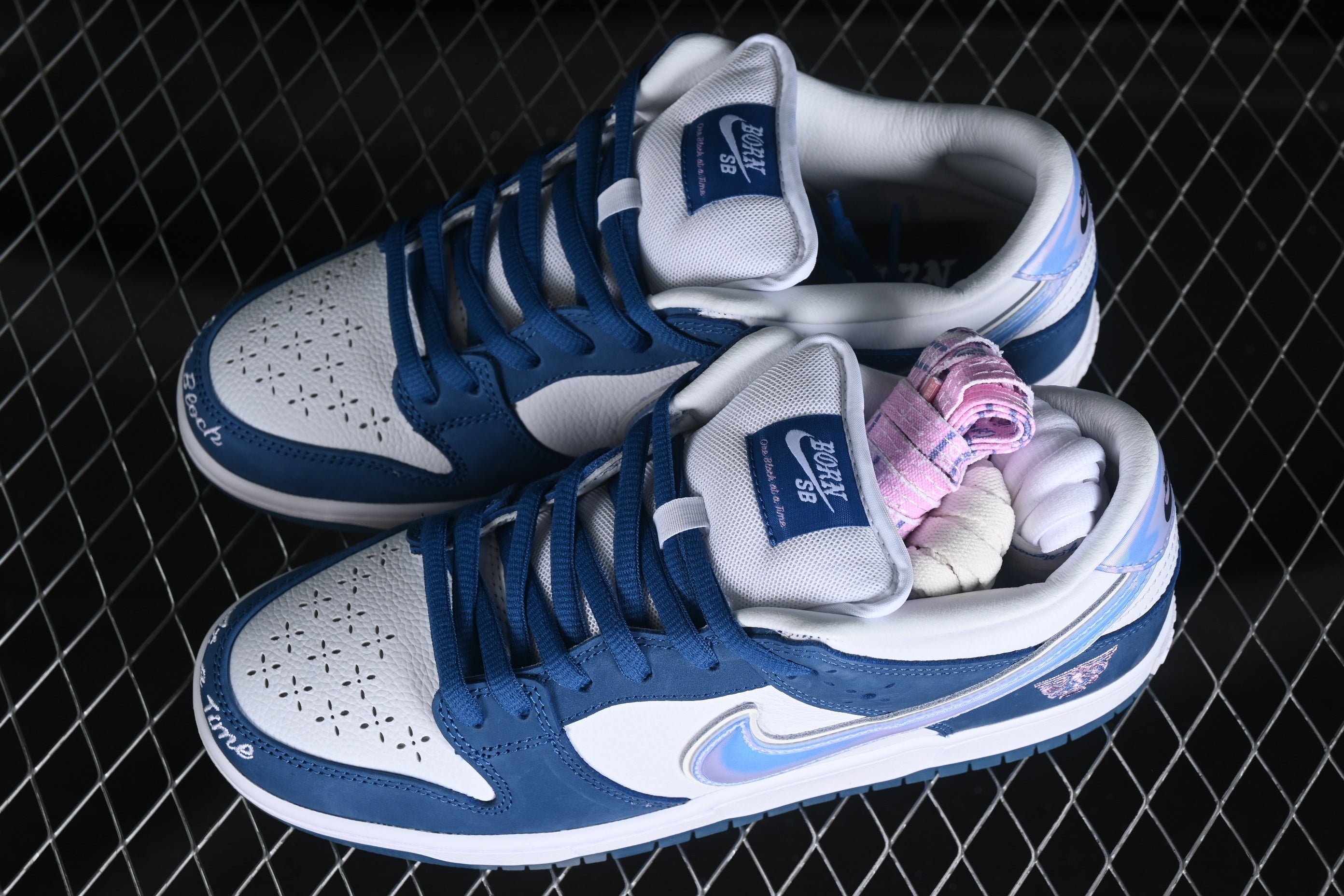 Nike SB Dunk - Born X Raised