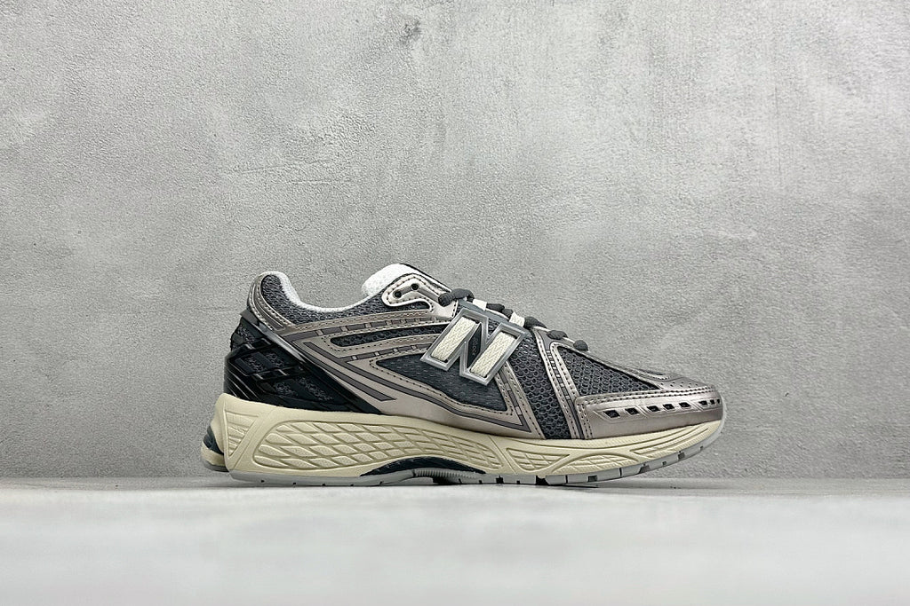 New Balance 1906R