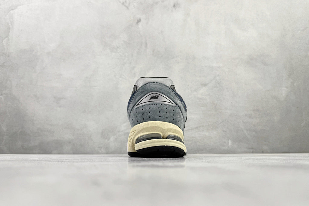 New Balance 2002R