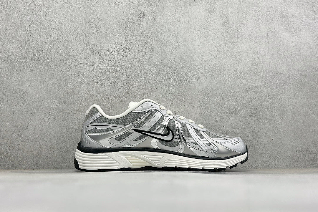 Nike P-9000 - Metallic Silver