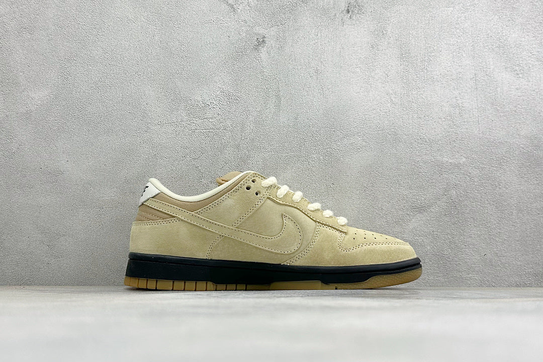 Nike SB Dunk Low - Sand Suede