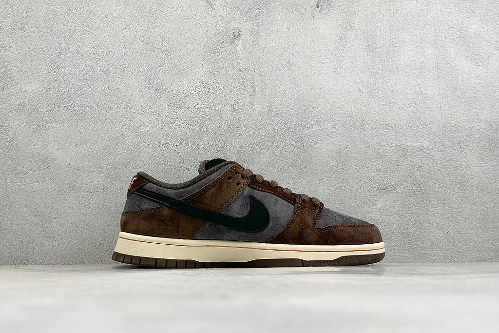 Nike SB Dunk Low - Brown Grey Suede